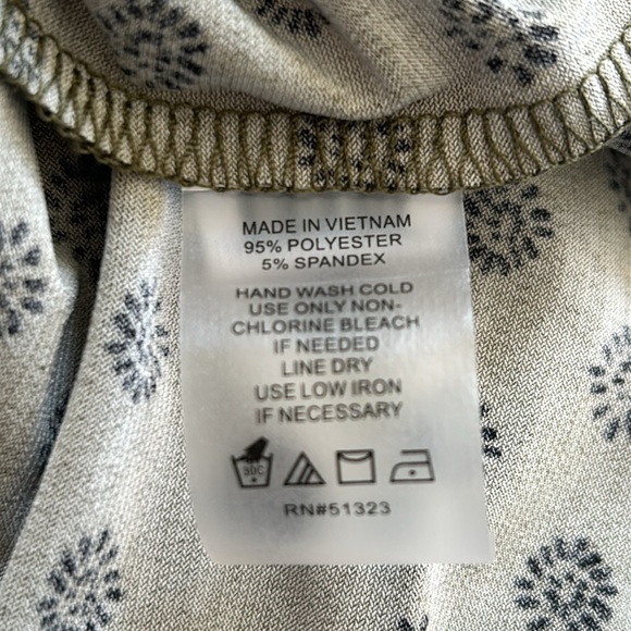 Vince Camuto Olive Patterned Sleeveless Top XSP - Picture 8 of 11